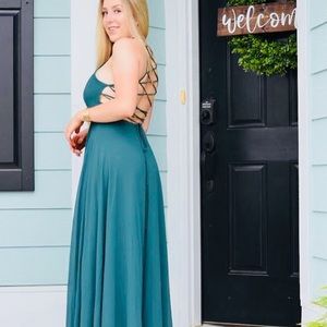 Strappy to be here forest green maxi dress💃🏼